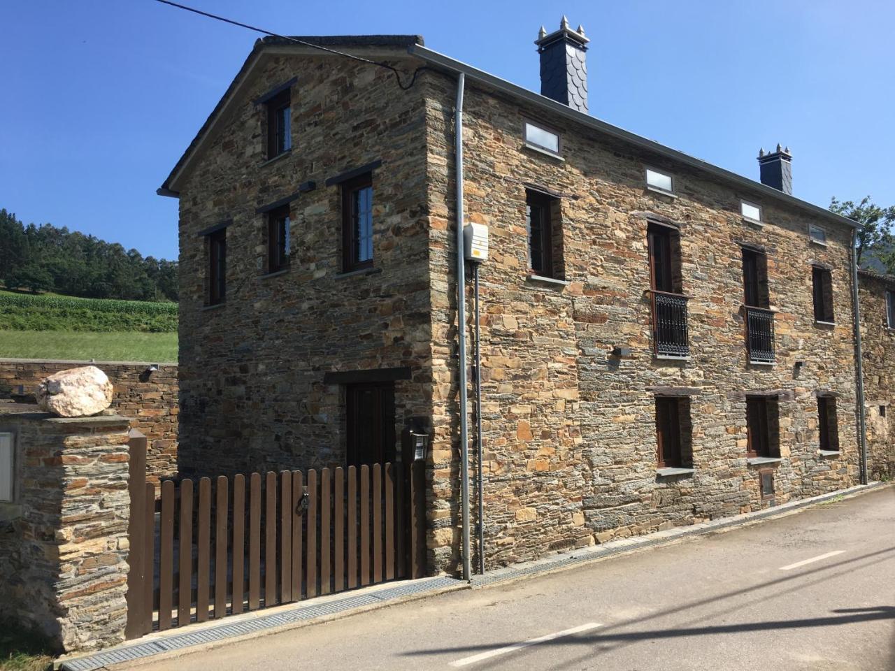 Apartamentos Carola San Tirso de Abres Bagian luar foto