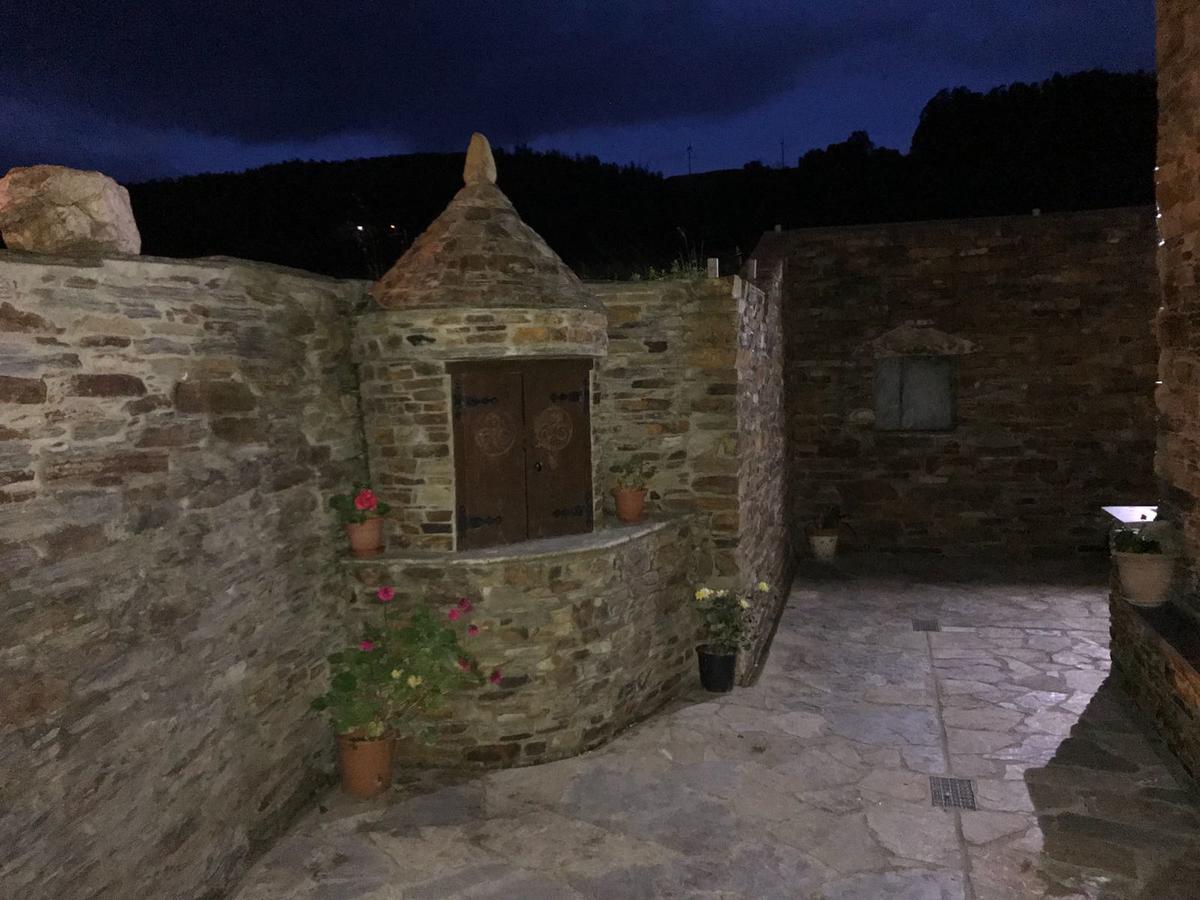 Apartamentos Carola San Tirso de Abres Bagian luar foto
